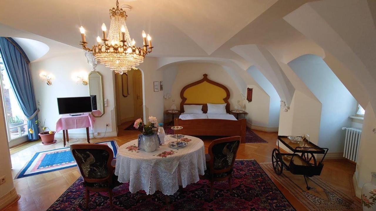 Hotel Zum Riesen - Aelteste Fuerstenherberge Deutschlands Miltenberg Dış mekan fotoğraf