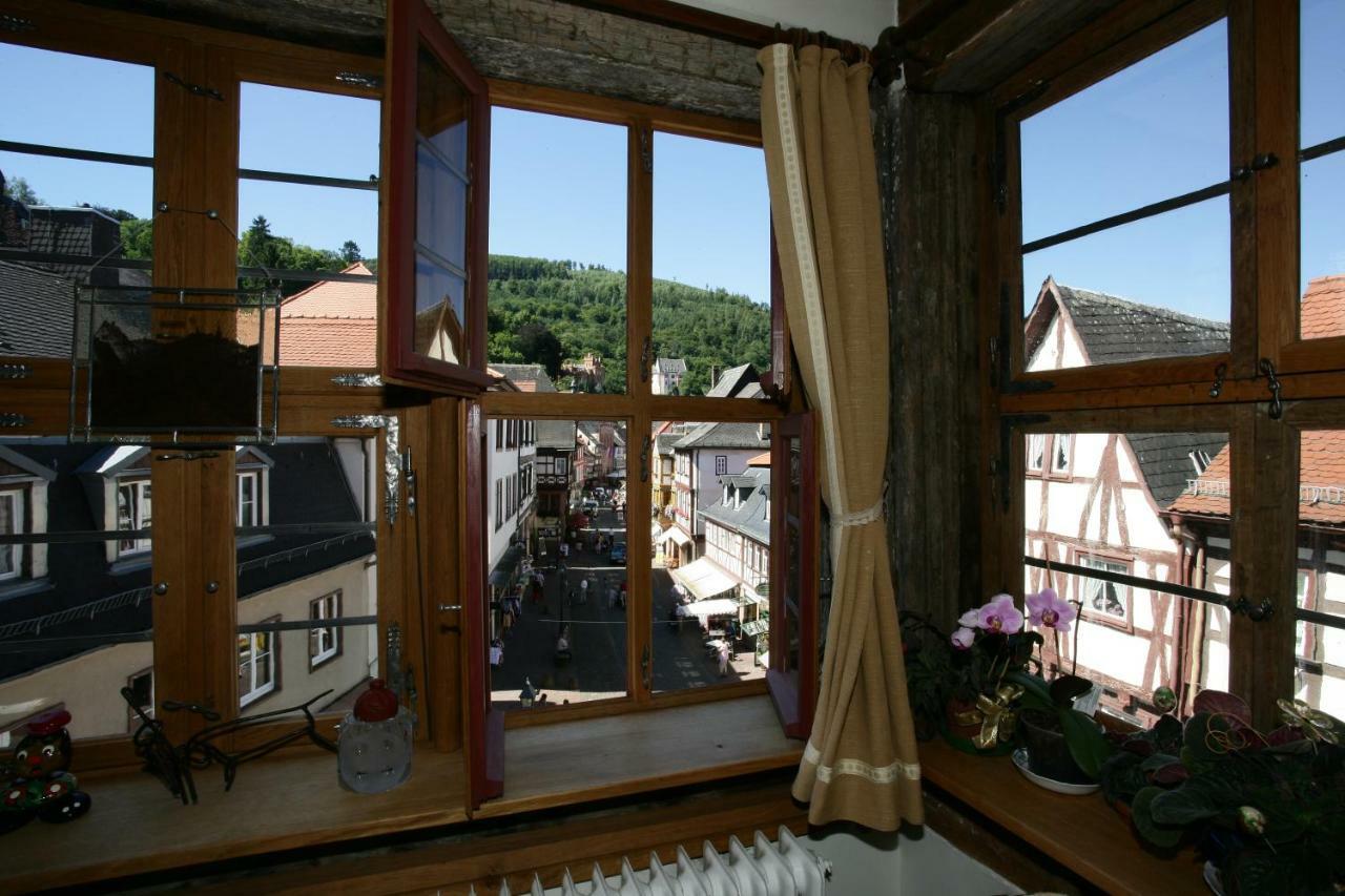 Hotel Zum Riesen - Aelteste Fuerstenherberge Deutschlands Miltenberg Dış mekan fotoğraf