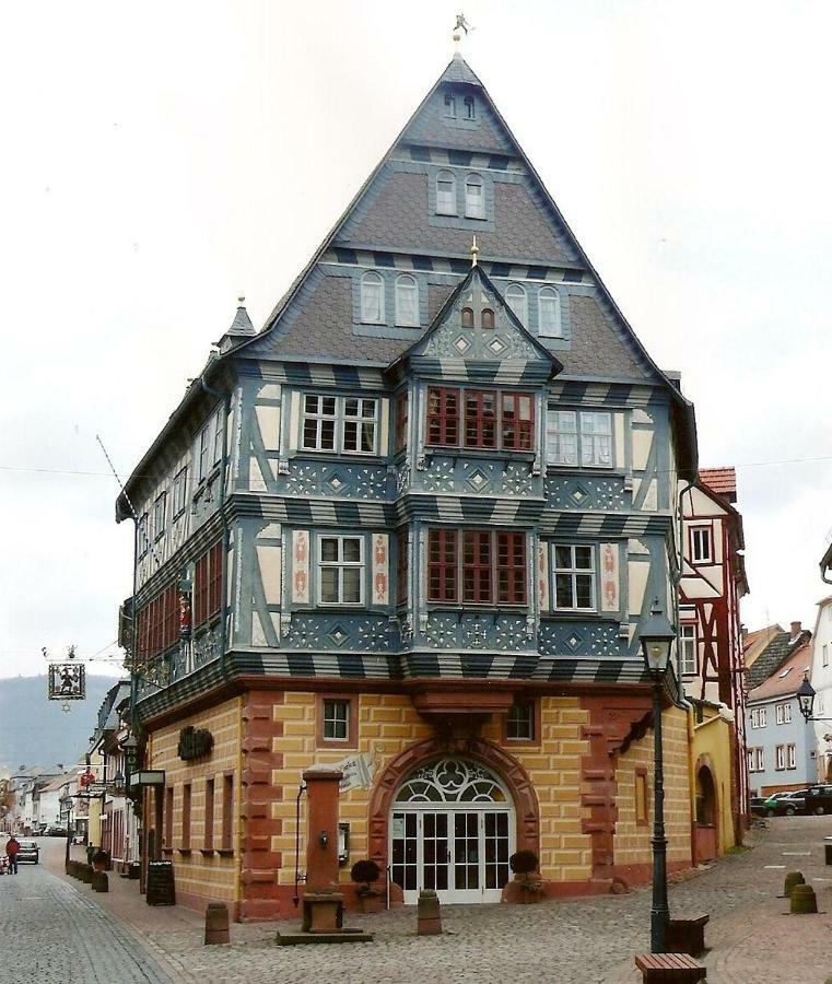 Hotel Zum Riesen - Aelteste Fuerstenherberge Deutschlands Miltenberg Dış mekan fotoğraf